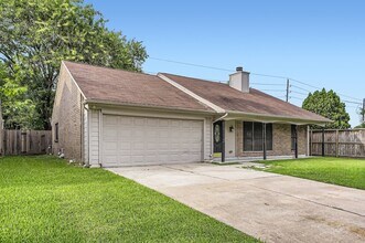 11910 Yearling Dr in Houston, TX - Building Photo - Building Photo