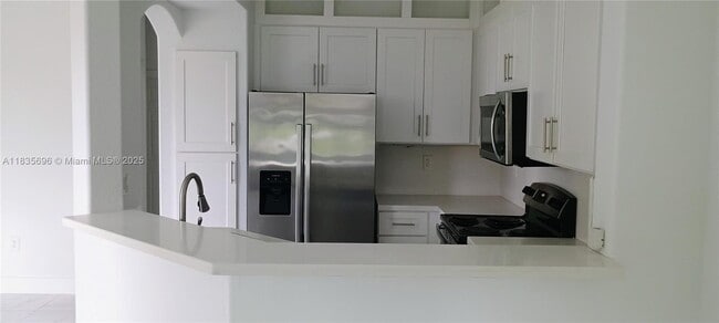 7803 NW 116th Ave in Medley, FL - Building Photo - Building Photo