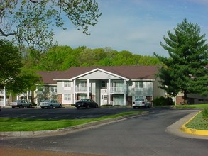 Ashland Manor Apartments & Townhouses in Columbia, MO - Building Photo - Building Photo