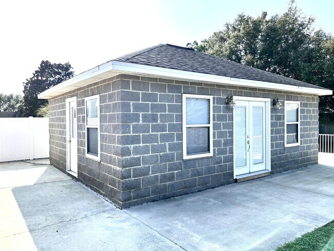 203 Southgate Dr in Crestview, FL - Building Photo - Building Photo