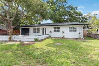 4970 Brookmeade Dr in Sarasota, FL - Building Photo - Building Photo