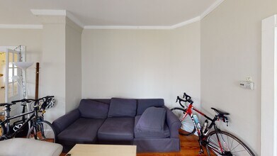 5 Durham St, Unit 1 in Somerville, MA - Building Photo - Building Photo