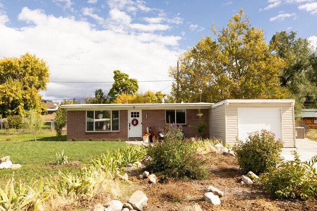 1316 Kent Cir