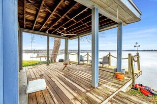 Whitmore House LLC in Whitmore Lake, MI - Building Photo