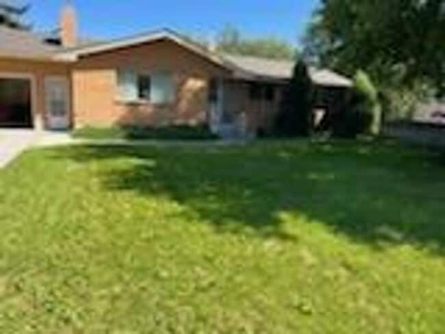 property at 516 W Main St