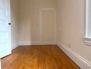 2 Ware St in Cambridge, MA - Building Photo - Building Photo