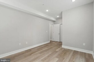 401 E Walnut Ln in Philadelphia, PA - Building Photo - Building Photo