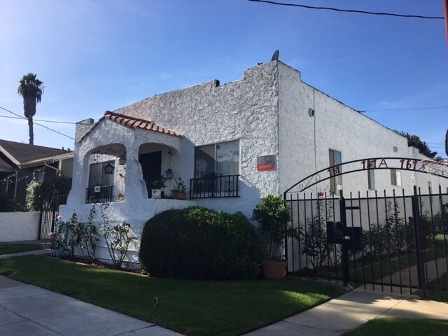 757 Belmont Ave in Long Beach, CA - Foto de edificio
