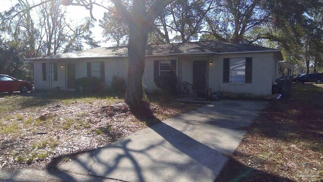 property at 912 Calhoun Ave