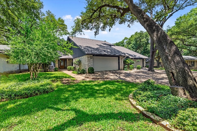 property at 8606 Mesa Dr