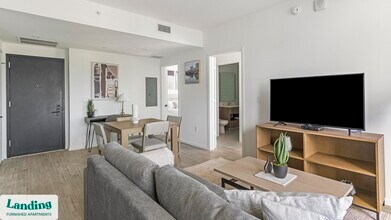 301 SW 1st Ave in Fort Lauderdale, FL - Foto de edificio - Building Photo