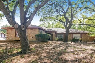 709 NW Renfro St in Burleson, TX - Building Photo - Building Photo