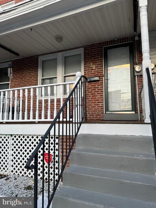 22 Dunham St in Trenton, NJ - Building Photo