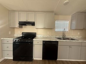 1236 N Oaklane Rd in Springfield, IL - Foto de edificio - Building Photo