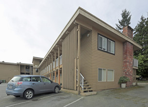 Tsawwasen Court in Delta, BC - Building Photo - Building Photo