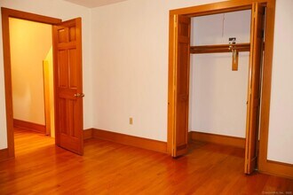 1129 N Colony Rd in Meriden, CT - Building Photo - Building Photo