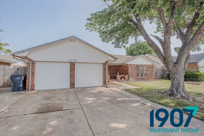 1213 SW 97th St in Oklahoma City, OK - Building Photo - Building Photo