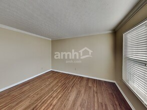 12478 Thoroughbred Dr in Pickerington, OH - Foto de edificio - Building Photo