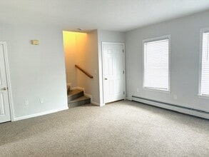 51 Quaker Ln in Northbridge, MA - Building Photo - Building Photo