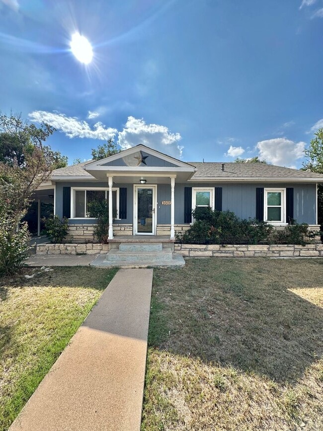 property at 1605 Kenwood Dr