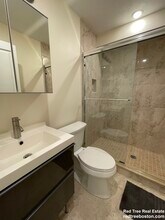 1028a Commonwealth Ave, Unit 205 in Boston, MA - Building Photo - Building Photo