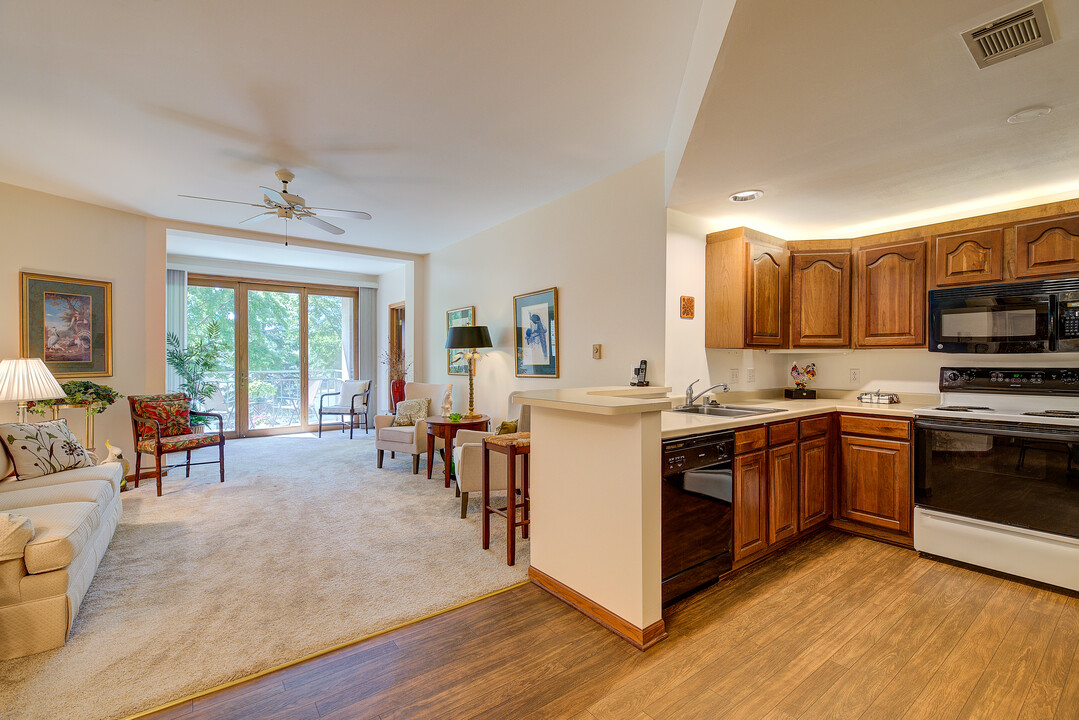 VMP Senior Living Apartments in West Allis, WI - Building Photo