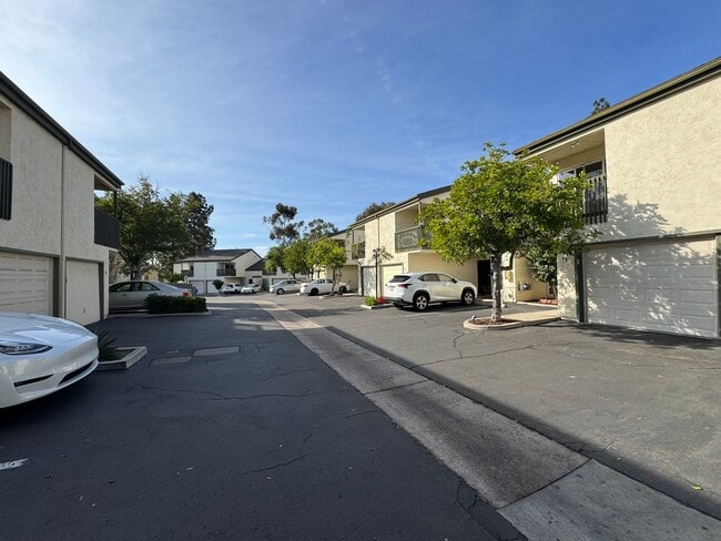 7200 Melody Ln in La Mesa, CA - Building Photo - Building Photo