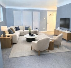 15227 5th Ave in Phoenix, IL - Building Photo - Building Photo