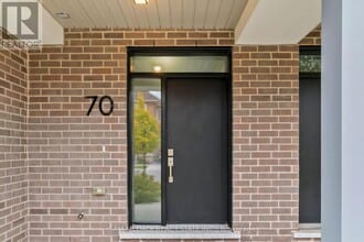 70 Huguenot Rd in Oakville, ON - Building Photo - Building Photo