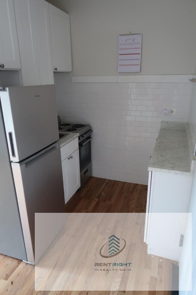 4526 N Sheridan Rd, Unit 201 in Chicago, IL - Foto de edificio - Building Photo