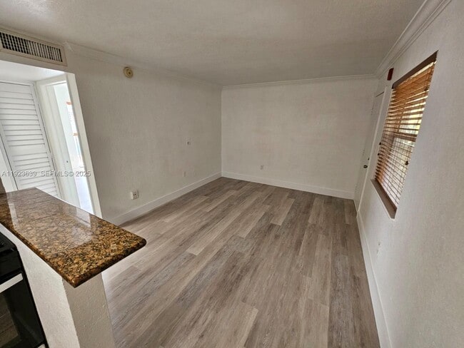 241 S Royal Poinciana Blvd in Miami Springs, FL - Building Photo - Building Photo