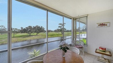 7405 W Country Club Dr N in Sarasota, FL - Building Photo - Building Photo