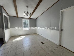 92 Park Dr in Canaan, ME - Building Photo - Building Photo