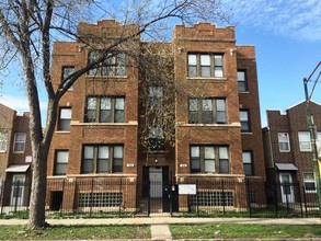 3350 W Evergreen Ave in Chicago, IL - Building Photo - Primary Photo