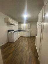 332 Greenbriar Dr in Baytown, TX - Building Photo - Building Photo