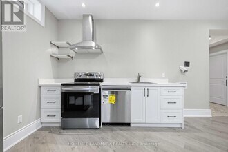 15 Bobmar Rd in Toronto, ON - Building Photo - Building Photo