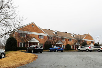 Julia Ann Townhomes in Williamsburg, VA - Foto de edificio - Building Photo