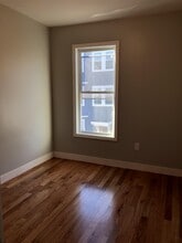 19 Washburn St, Unit 2 in Boston, MA - Foto de edificio - Building Photo