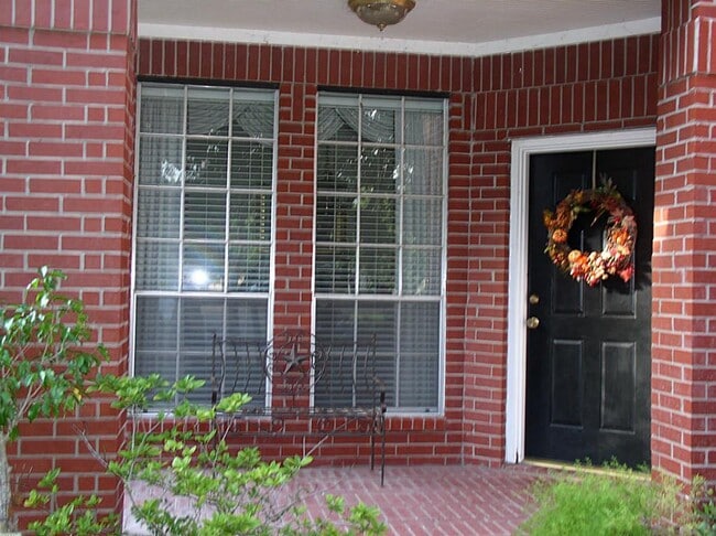 property at 202 Windrift Ct