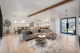 1910 Raymond Ln in Oceanside, CA - Building Photo - Building Photo