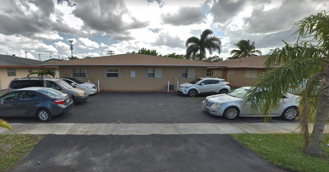 5210 NW 22nd St, Unit #5212 in Lauderhill, FL - Building Photo - Building Photo