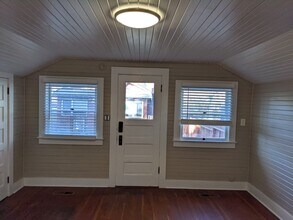 501 NW Newport Ave in Bend, OR - Foto de edificio - Building Photo