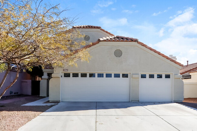 2066 Club Crest Way in Henderson, NV - Building Photo - Building Photo