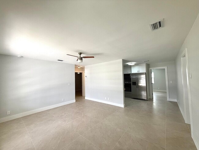 2018 Whitney Rd in West Palm Beach, FL - Building Photo - Building Photo