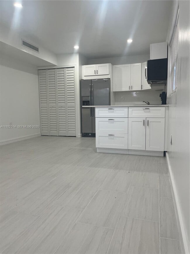 3912 SW 12th Ct in Fort Lauderdale, FL - Building Photo - Building Photo