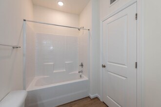 Magnolia Chase Apartments in Virginia Beach, VA - Building Photo - Building Photo