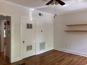 798 Frederica St NE, Unit 2 in Atlanta, GA - Foto de edificio - Building Photo