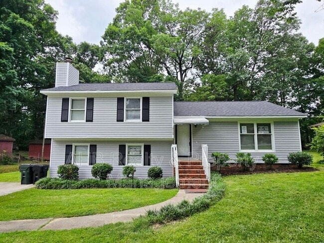 property at 2723 Catherine Dr