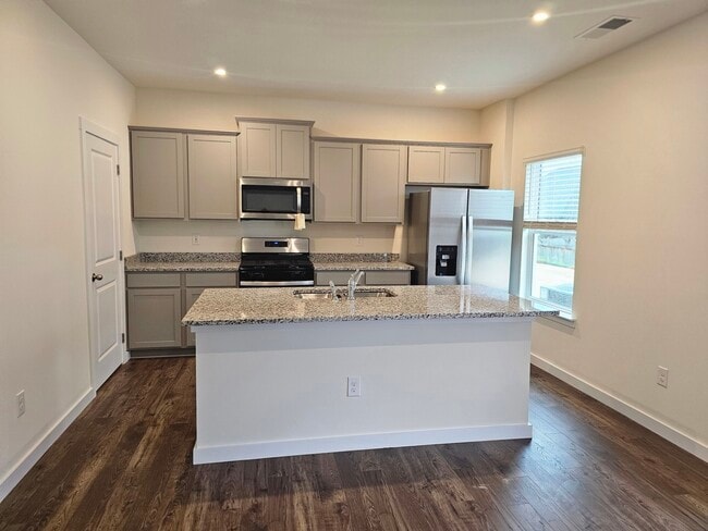 7339 Bendire Lp in Hixson, TN - Building Photo - Building Photo