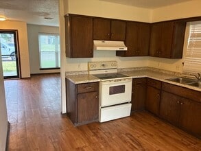 4232 Wembleton Cir in Norman, OK - Building Photo - Building Photo